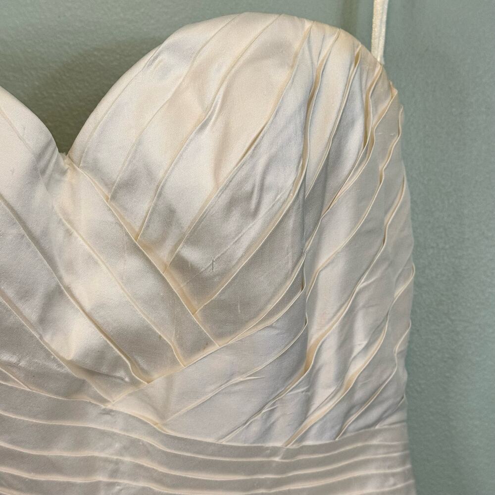 Angelina Faccenda Bridal Wedding Gown Size 6 Mermaid Rosette Sweetheart Ivory - Picture 7 of 16
